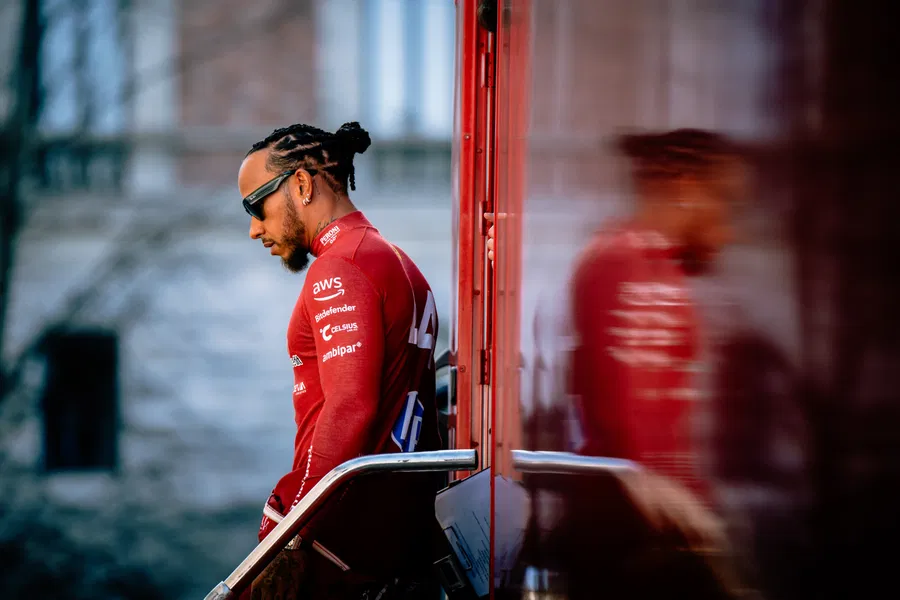 Another Close Call for Lewis Hamilton as He Falls Of….Read more