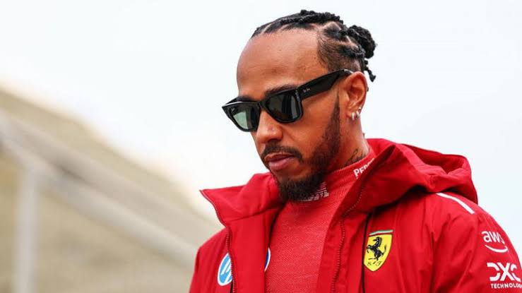 BREAKING NEWS:Lewis Hamilton Embraces C…read more.