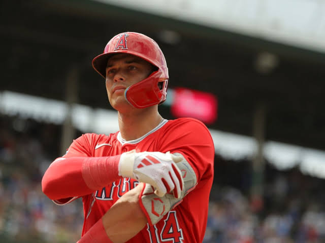 ESPN UPDATE: Los Angeles, California— Logan O’Hoppe has made headlines after rejecting several high-paying offers to stay committed to the Los Angeles Angels. In a statement shared through his agent on Wednesday, O’Hoppe expressed his unwavering dedication to the team, saying, “Los Angeles feels like home. I joined this organization to help bring a championship to this city, and that goal remains the same.” He emphasized that no amount of money could match the support from fans, the spirit of the franchise, or the confidence he has in …read more.