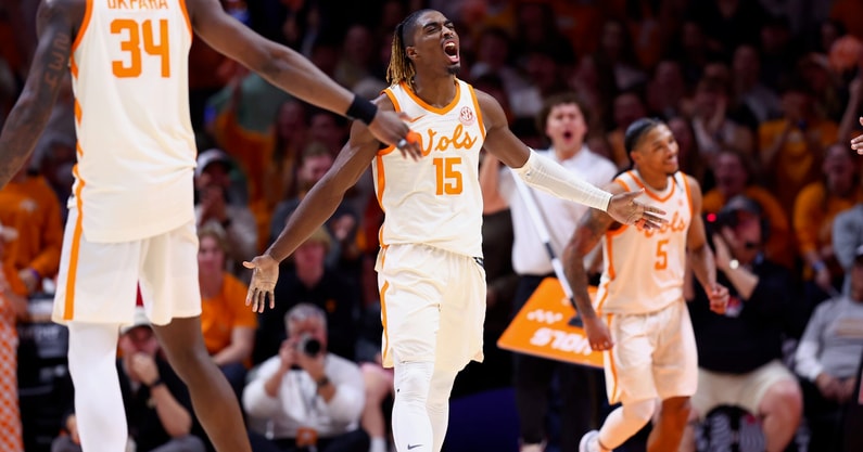 ESPN NEWS: Draft night trade becomes official, VFL Jahmai Mashack joins M…..