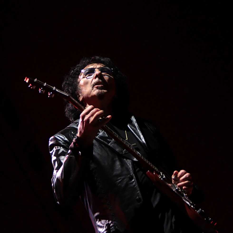 BREAKING: Black Sabbath GUITARIST Tony Iommi pi…read more.