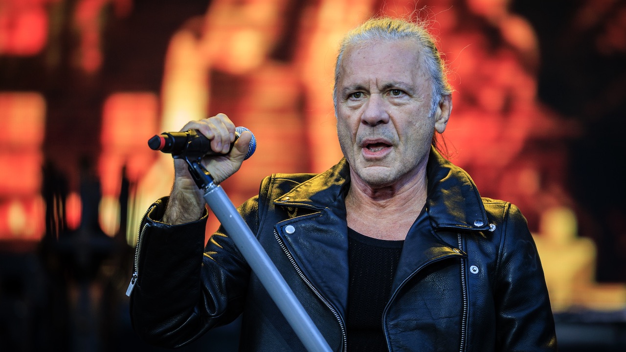BREAKING: Iron Maiden Vocalist Bruce Dickinson Sp…read more.