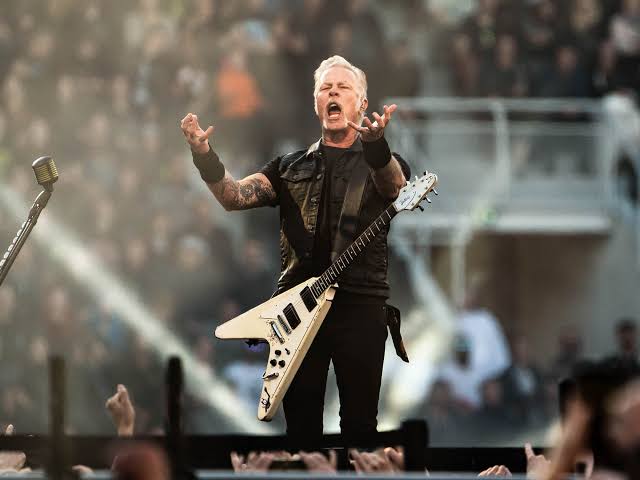 BREAKING: Metallica frontman James Hetfield Pa…read more.